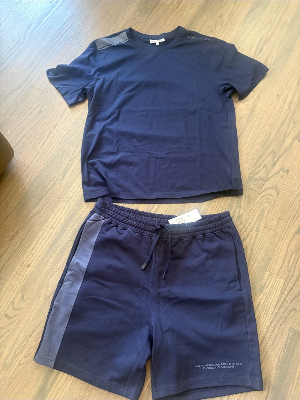 Men's Sergio Tacchini Short Outfit..Presto Short with matching Tee Shirt size L